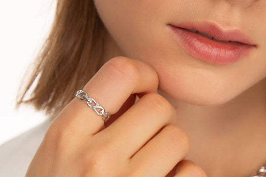25th Wedding Anniversary Gift Guide: The Significance of the Silver Anniversary