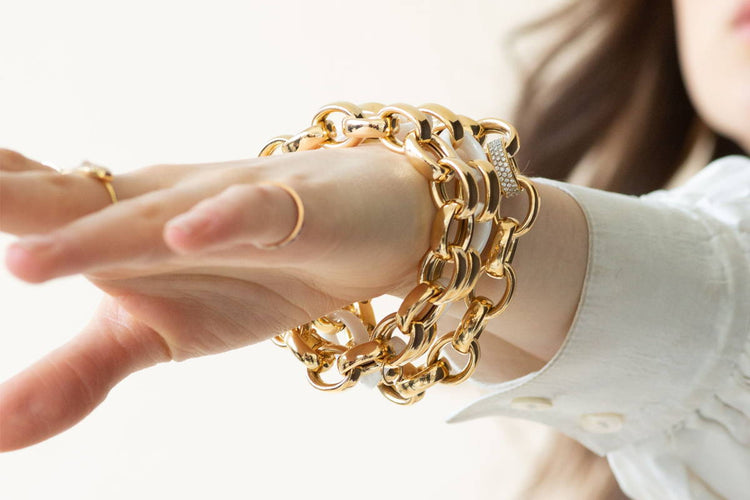 Amazon.com: Sakytal Gold Bracelets Set Rhinestone Layered Cuban link Chain  Bracelet Chunky Bracelet for Women and Girls: Clothing, Shoes & Jewelry