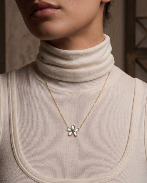 Love Flower 18K Gold Necklace with Blue Topaz