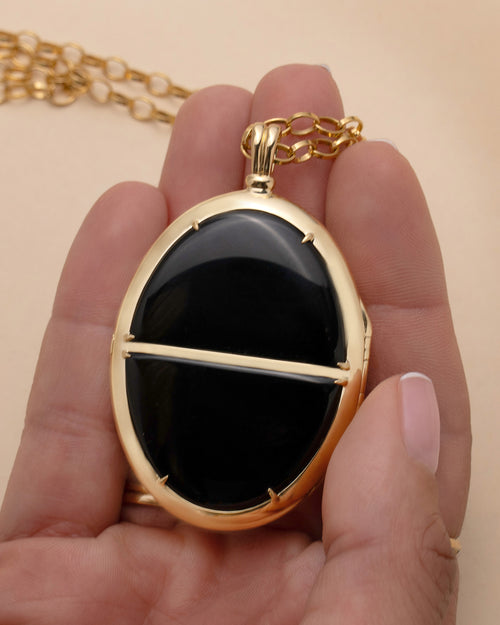 Special Edition 18K Yellow Gold Oval Turquoise Locket