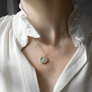 Melting Pearl Pendant Necklace Silver / Mother of Pearl