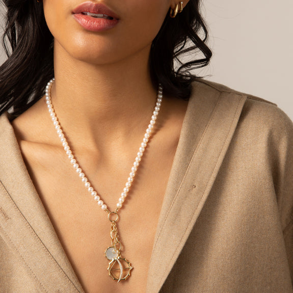 Kendra Scott Ashton Half Chain Necklace Gold White Pearl – The Twisted  Chandelier